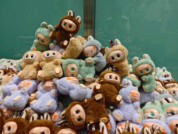 拉布布爆火后假货铺天盖地 海关：抓不完根本抓不完