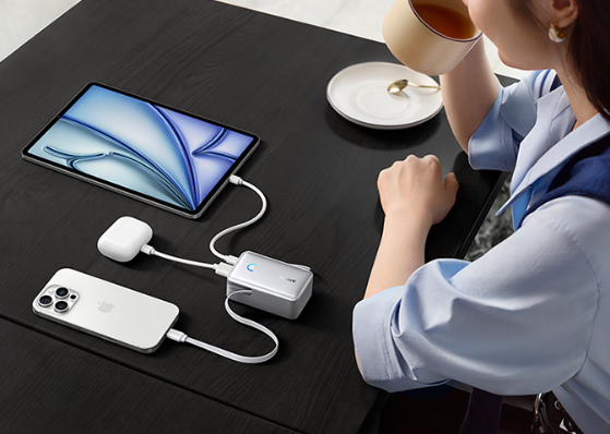 安克推出S1自带线45W带屏移动电源：2C+1A设计首发299元