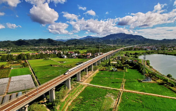 全国铁路7月1日实行新列车运行图 新增列车车票今起发售