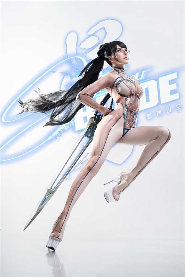 拉脱维亚美女Cos《妮姬》图赏 性感热辣超还原插图8 拉脱维亚美女Cos《妮姬》图赏 性感热辣超还原