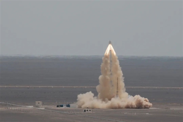 我国自研！新一代载人飞船梦舟零高度逃逸飞行试验成功