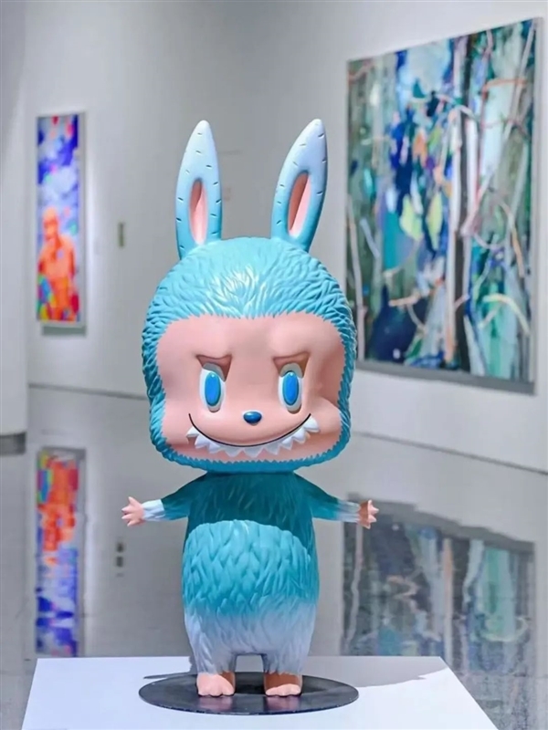 泡泡玛特Labubu抢购引发打架互殴 律师解读：黄牛与经营企业得担责