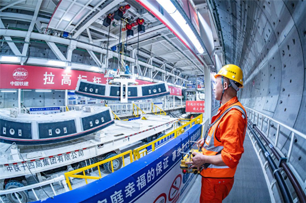 施工进度达83%！世界最大直径水下盾构隧道完成黄河段掘进