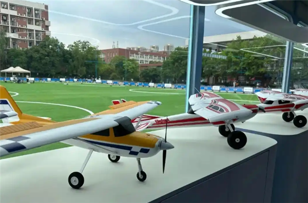 全国首个！校园低空“红绿灯”系统在成都发布