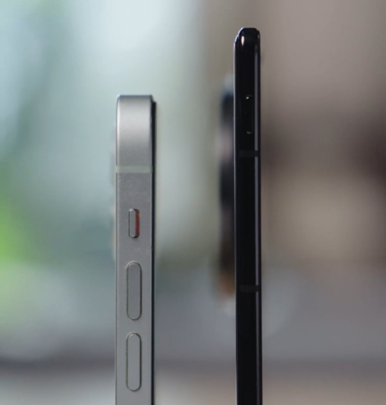 vivo X Fold5展开仅4.Xmm厚：塞入6000mAh大电池+潜望式长焦