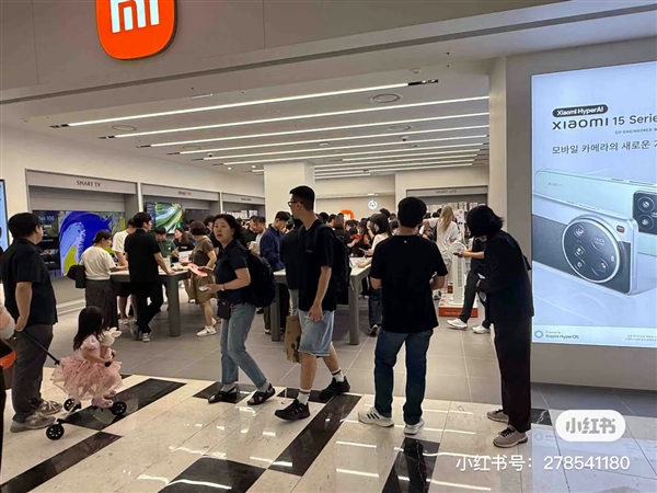 小米韩国大动作！首家小米之家开业 人山人海