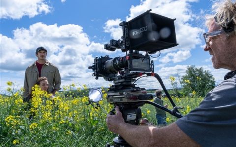 iPhone 15系列拍摄！经典丧尸片续作《惊变28年》上映