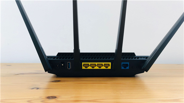 选路由器记住这几个关键词：信号好到全屋无死角