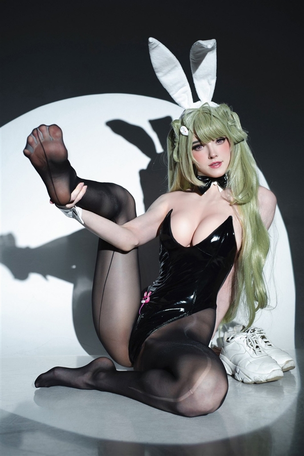 拉脱维亚美女Cos《妮姬》图赏 性感热辣超还原插图6 拉脱维亚美女Cos《妮姬》图赏 性感热辣超还原