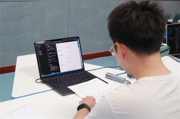 全球首次！清华AI“考生”获全国力学竞赛特等奖