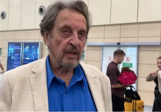 敏感时刻 马斯克父亲抵达俄罗斯莫斯科