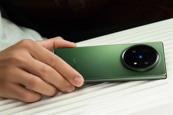 史上最轻大折叠！vivo X Fold5下周发