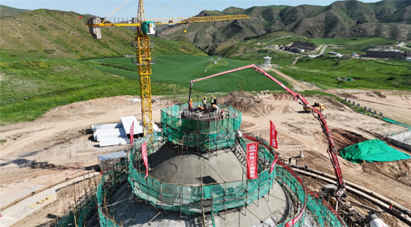 新疆奇台射电望远镜主体工程封顶：预计2028年建成投运