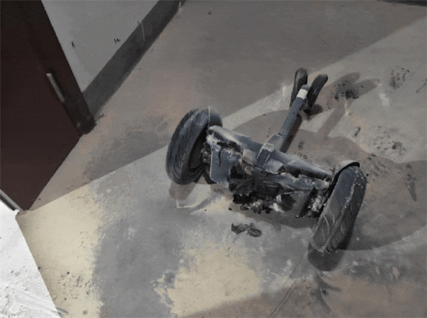 外卖小哥电动平衡车自燃 本质是锂电池产品 不能上楼充电插图 外卖小哥电动平衡车自燃 本质是锂电池产品 不能上楼充电