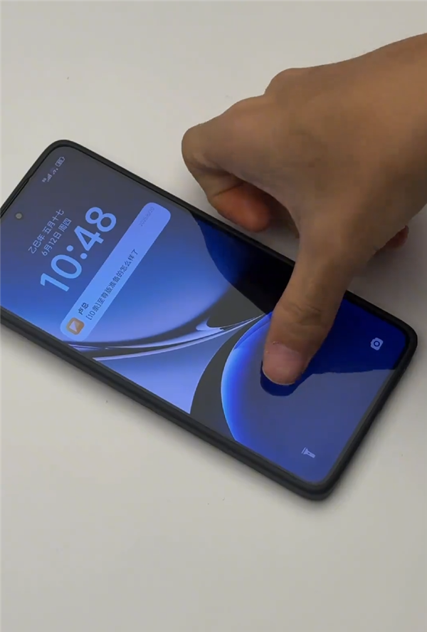 REDMI K80至尊版来了 对标友商数字旗舰：音质、屏幕等全拉满