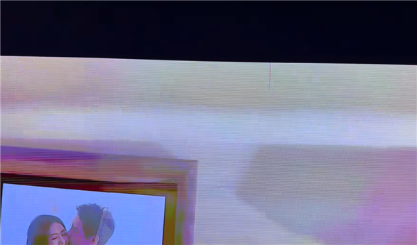 王思聪的110万元电视坏了 维修超简单 像拼乐高