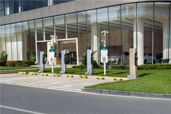 100座理想超充站获评五星级：涵盖75座高速站