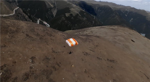 8.99万起！大疆FC100旗舰运载无人机发布：80公斤载重 能飞6公里