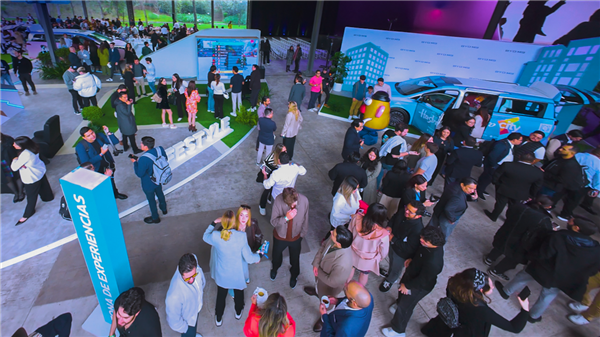 比亚迪夏MPV出海改名M9 正式亮相墨西哥