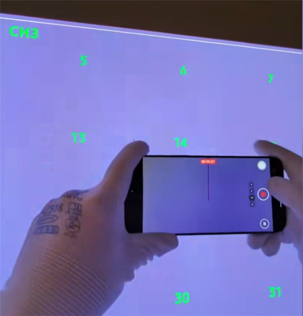 王思聪的110万元电视坏了 维修超简单 像拼乐高