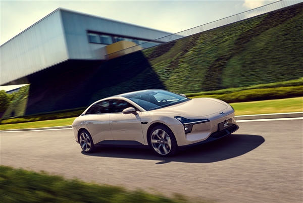 乘联会上调2025年新能源汽车销量预测：将首次突破1500万台