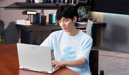 华硕天选Air 2025笔记本首发9499元起：顶配可选锐龙AI 7 H350