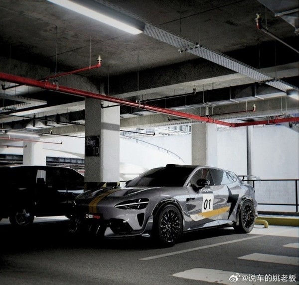 饭制版小米YU7 Ultra外观曝光：双风道前舱盖＋大面积尾翼