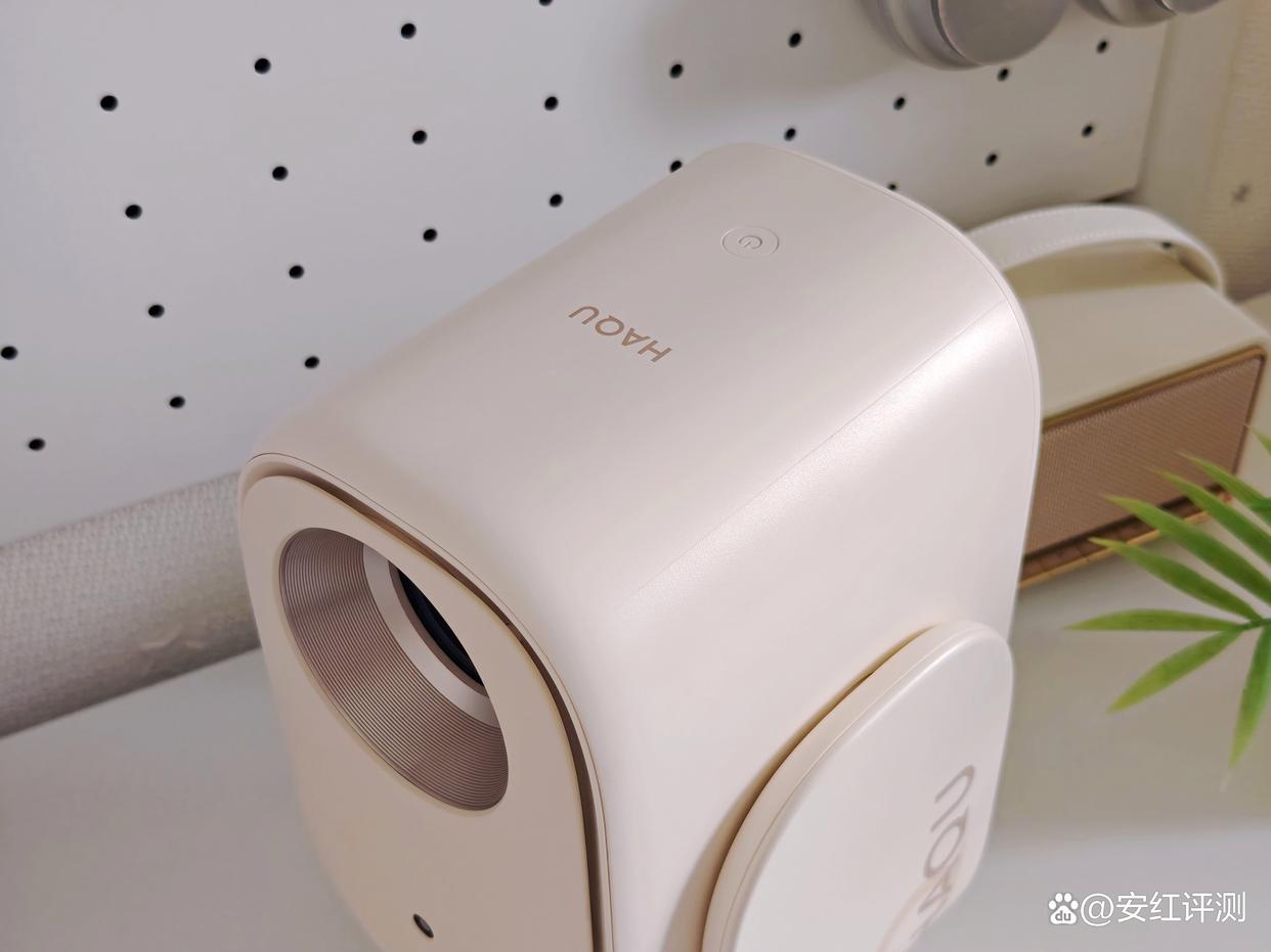 千元一体化云台精美小巧! 哈趣投影仪Q1 Max体验测评插图2