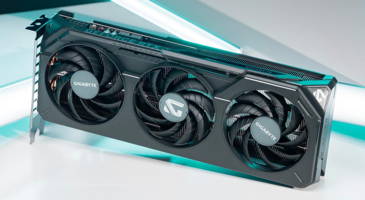 RTX5050能否代替RTX3060? 技嘉GeForce RTX 5050 GAMING OC 8G魔鹰测评插图3