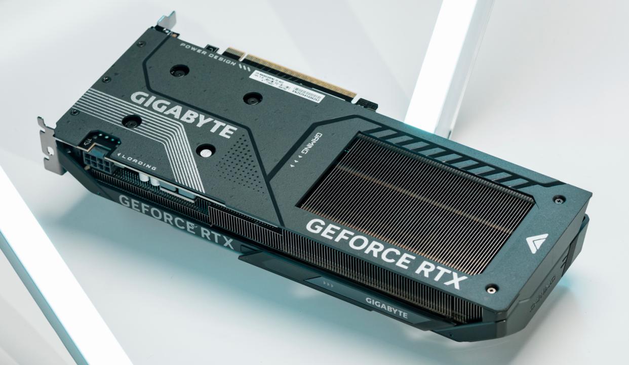 RTX5050能否代替RTX3060? 技嘉GeForce RTX 5050 GAMING OC 8G魔鹰测评插图5