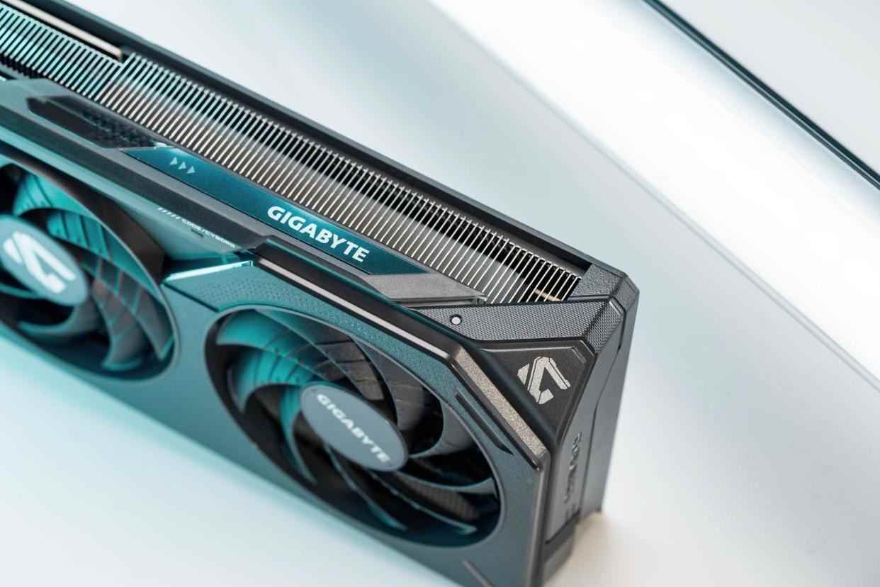 RTX5050能否代替RTX3060? 技嘉GeForce RTX 5050 GAMING OC 8G魔鹰测评插图6