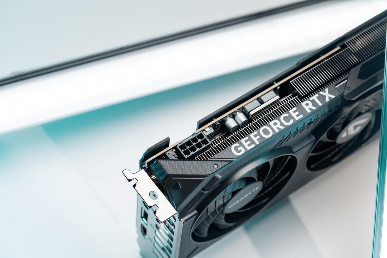 RTX5050能否代替RTX3060? 技嘉GeForce RTX 5050 GAMING OC 8G魔鹰测评插图7