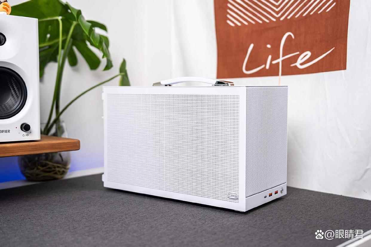 超强散热与显卡兼容! 超频三新蜂鸟3机箱装机性能测评