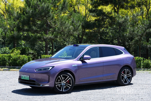 问界新M5 Ultra体验：幻影紫 颜值与科技的双向奔赴