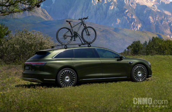 余承东宣布鸿蒙智行首款旅行车享界S9T 首批官图放出