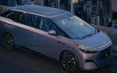 何小鹏：印尼首台小鹏X9交付 首个海外智造基地已投产