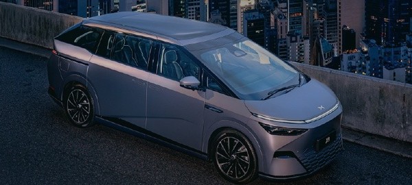 何小鹏：印尼首台小鹏X9交付 首个海外智造基地已投产