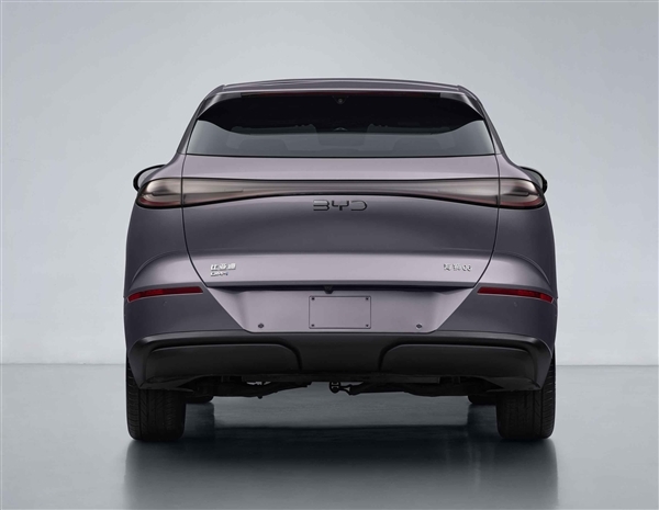 比亚迪全新中型SUV 海狮06内饰官图发布：黑白双拼中国风