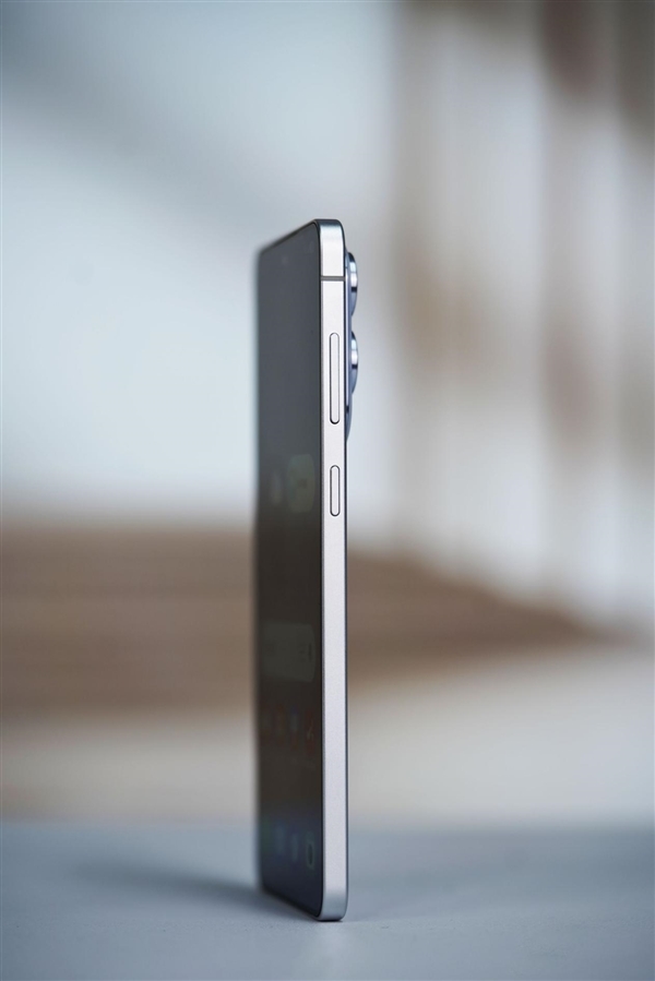 三星苹果全面同步！Galaxy S26+被砍：超薄Edge取而代之