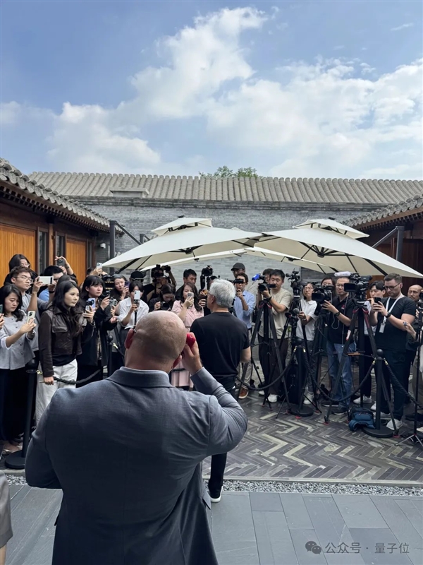 没有老黄不夸的中国公司了吧