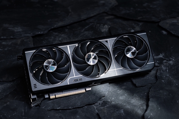 RTX AI PC提升效率！华硕RTX 50系显卡激发强动能