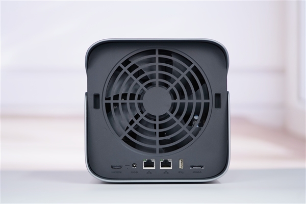 四盘位NAS天花板!极空间Z4Pro+性能版图赏插图5 四盘位NAS天花板!极空间Z4Pro+性能版图赏