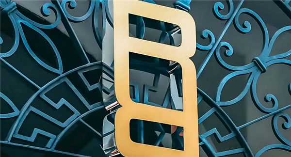 路虎揽胜发布全新标识：双R镜像设计老钱风十足！