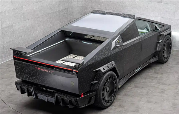 知名改装厂玛莎锐打造!特斯拉Cybertruck秒变“碳纤维超跑”插图8 知名改装厂玛莎锐打造!特斯拉Cybertruck秒变“碳纤维超跑”