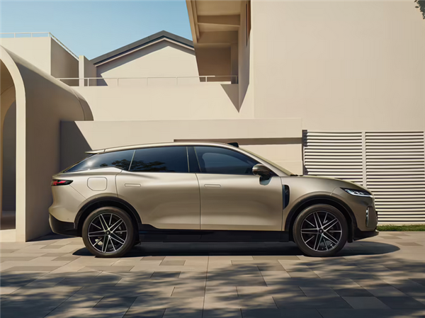 搭载华为智驾座舱全家桶!全新岚图知音官宣 8月底上市插图3 搭载华为智驾座舱全家桶!全新岚图知音官宣 8月底上市