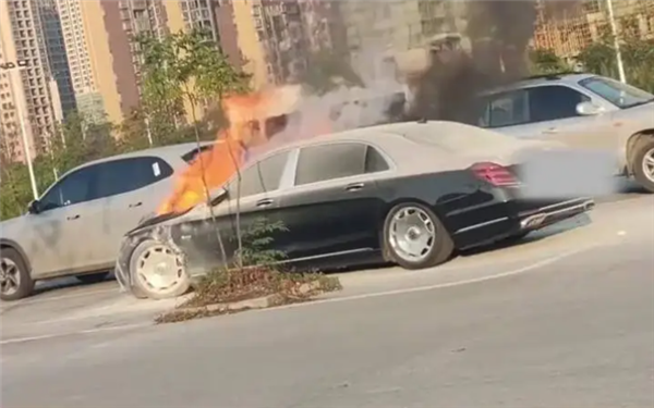 YU7刚出就刹车起火 这还真怪不了小米