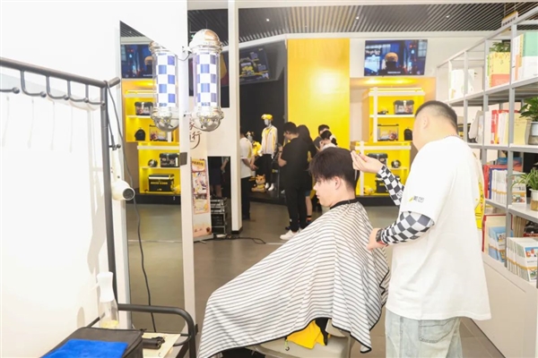 全行业骑手免费！美团全国首座“骑手之家”落地武汉：500平休闲空间