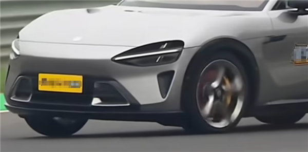 YU7刚出就刹车起火 这还真怪不了小米