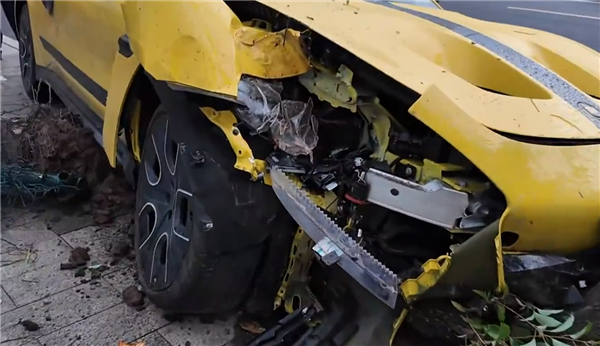 女网红开小米SU7 Ultra出事故 原车主披露更多后续:实惨插图1 女网红开小米SU7 Ultra出事故 原车主披露更多后续:实惨