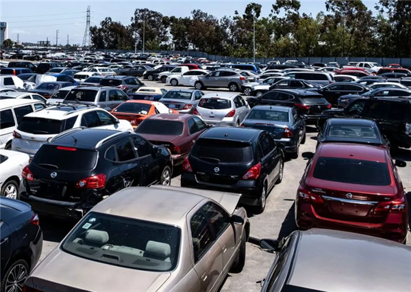 靠零公里二手车爆单：挨骂是真的 真香也是真的